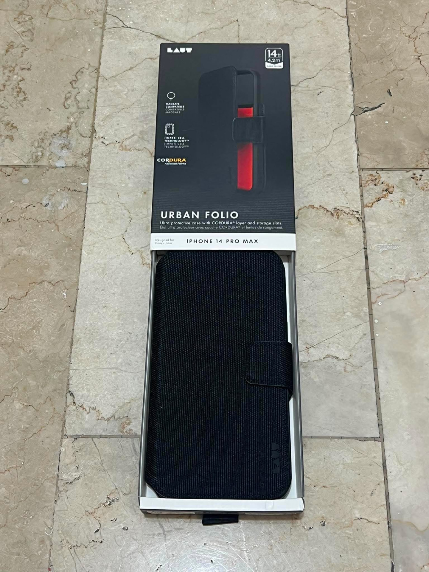 LAUT URBAN FOLIO — Black phone case in Black